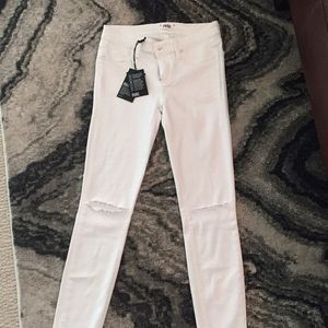 BNWT PAIGE Mid Rise Jeans 👖